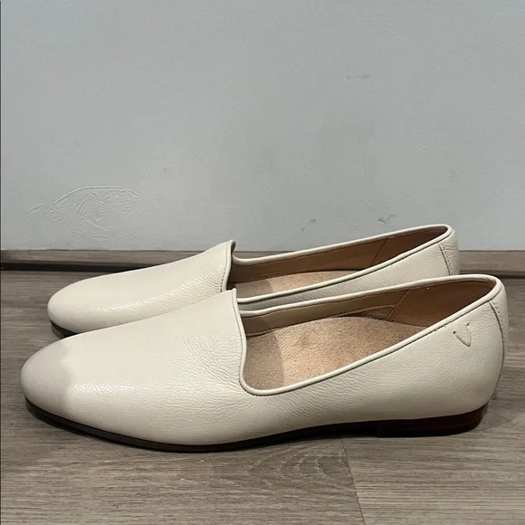 New! Vionic Cream Willa II Slip On Leather‎ Loafers, Size 7. - Picture 3 of 7